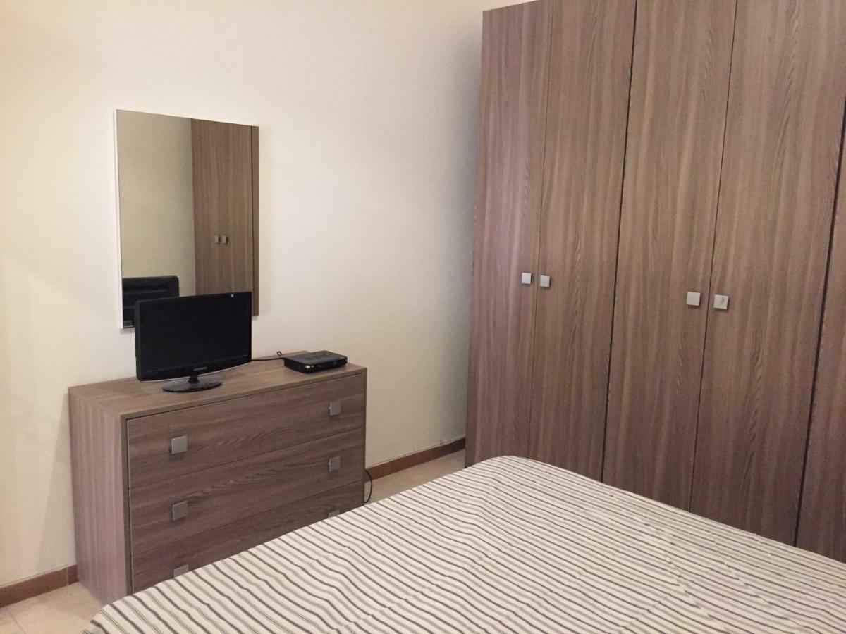 קליארי Onax Rooms מראה חיצוני תמונה